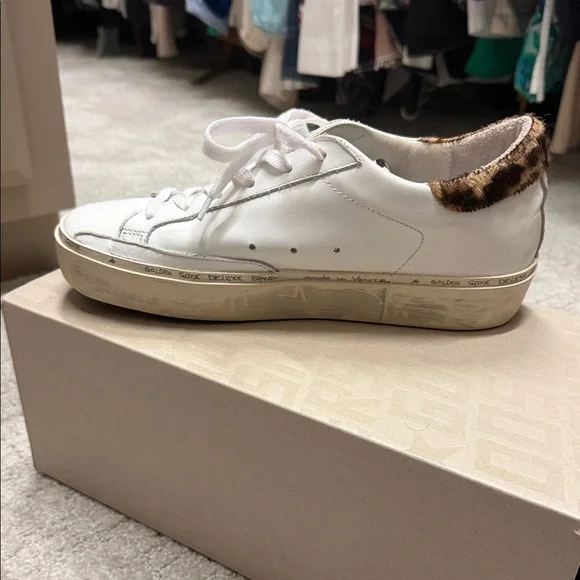 Golden Goose HI STAR with White and Black star sneakers - Picture 8 of 13